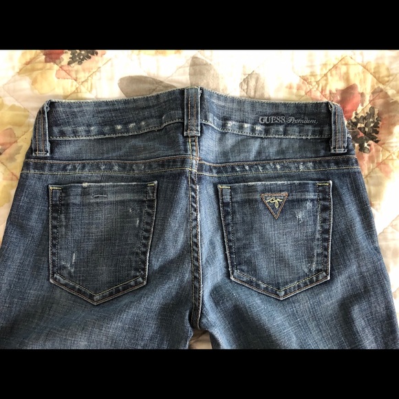 Guess Jeans -Size 27 (US size 4) - Picture 3 of 5